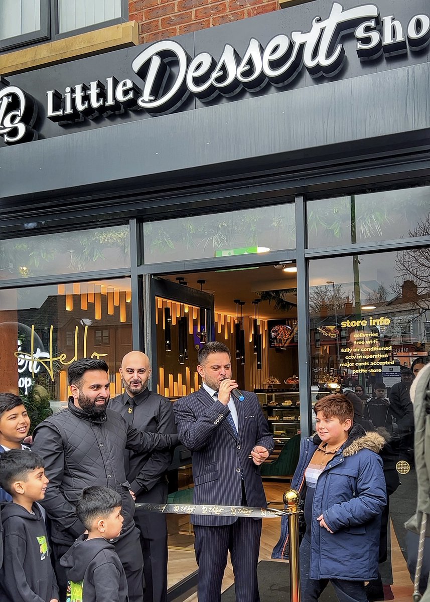 📢 Lozells, Birmingham, our newest Little Dessert Shop location, is now open! 🎉 The energy was ELECTRIC at the opening, and we can't wait to serve the community! 🍰🍨 Come by and satisfy your sweet cravings with us! 📍 1A Heathfield Rd, Lozells, Birmingham B19 1HA!