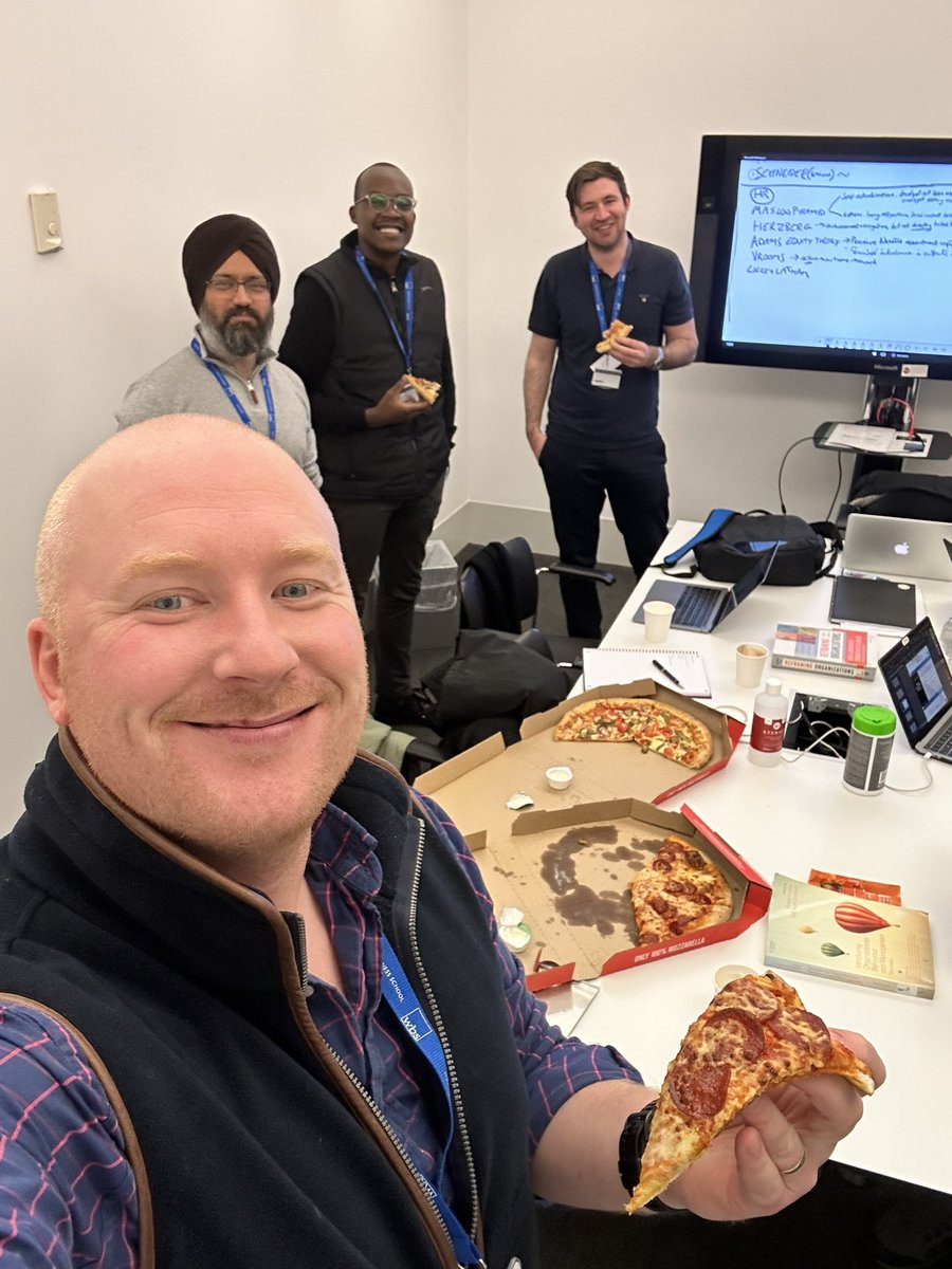 Abit of late night group work on the <a href="/WarwickBSchool/">WBS</a> Exec MBA #teamwork #mba #warwick