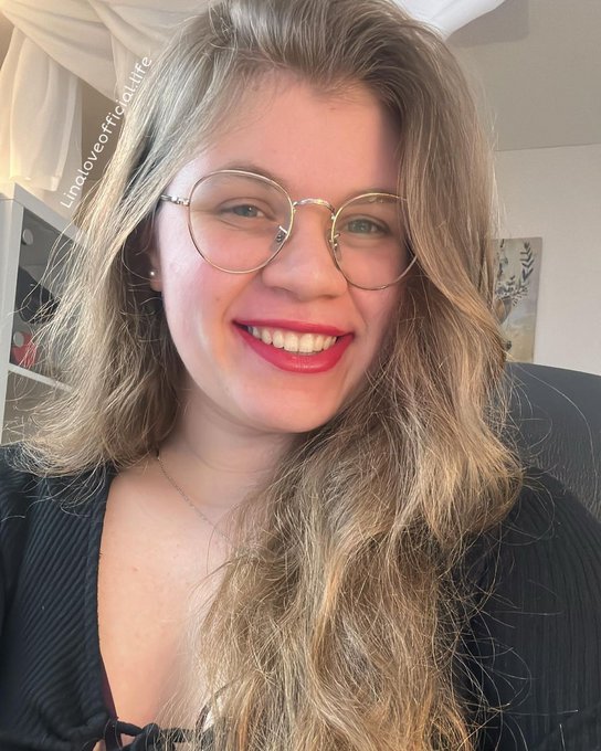 Hello meine Lieben.. 😘 https://t.co/zJjQEXmKJH<a href="/tag/mydirtyhobby"class="tags"><span>#mydirtyhobby</span></a><a href="/tag/venusmesseberlin2022"class="tags"><span>#venusmesseberlin2022</span></a>