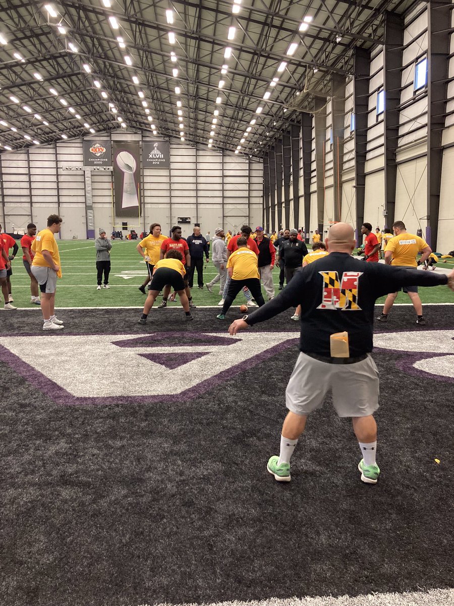 Big33MD's tweet photo. OL getting some work https://t.co/EBXkMtz9fX
