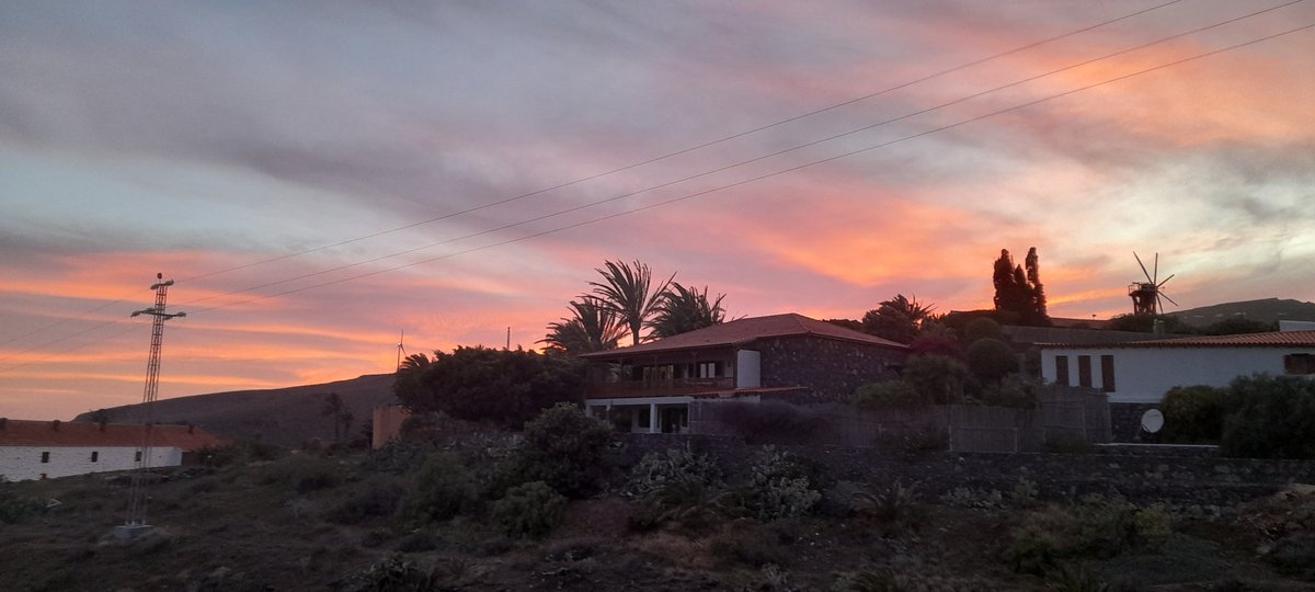 LesterD13's tweet photo. Acaba el domingo con estas vistas 📸 https://t.co/Q5VjOQWfIf