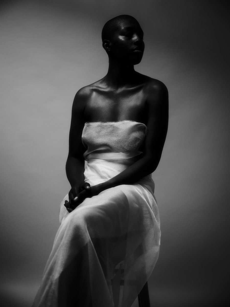 KailSovl's tweet photo. New beginnings: a Photo story about a black woman and the relationship she has with cutting her hair. 

Muse @tallwomanstan 
Photographed by Justin Hardiman https://t.co/dD1KMjDL69