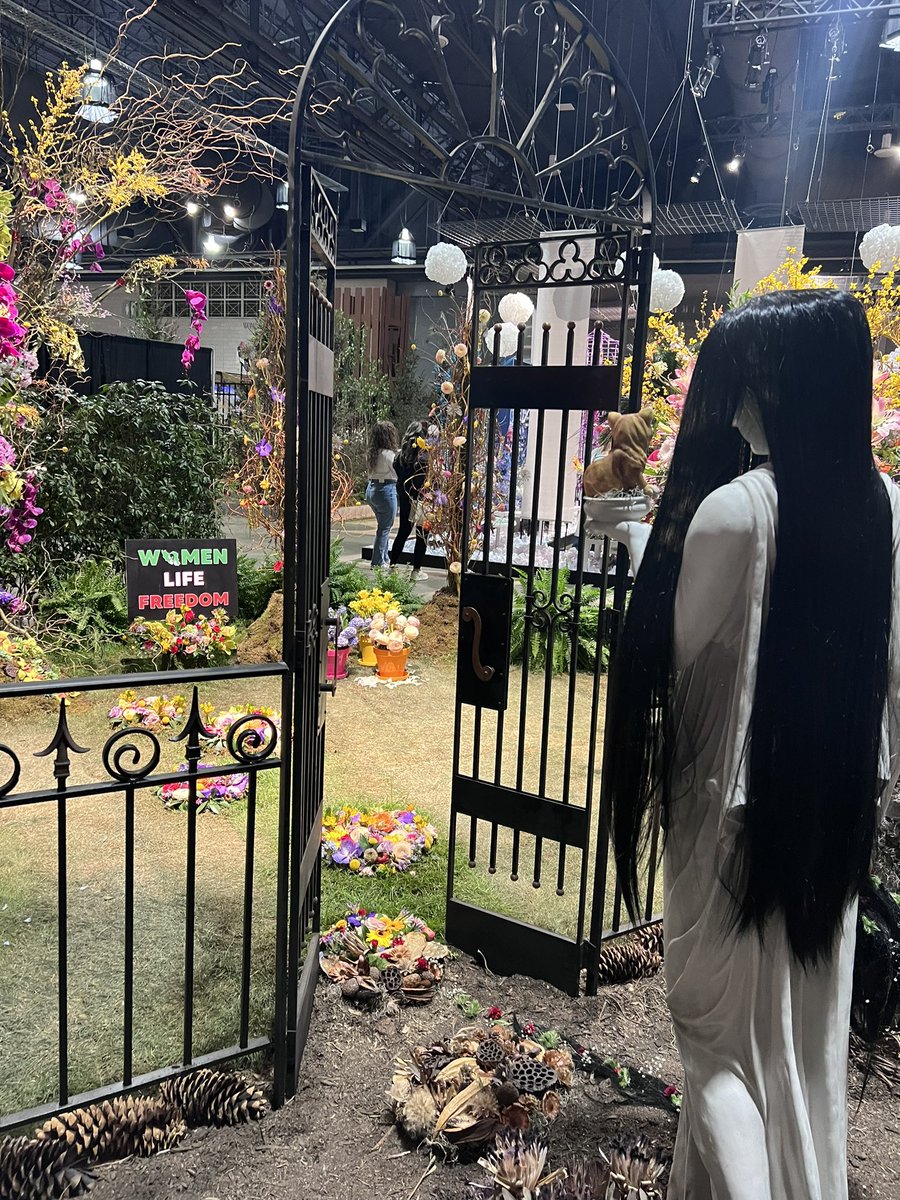 mcbyrne's tweet photo. #phsflowershow honoring the women in Iran. Complete with Iranian music. https://t.co/BHulzBT8h1