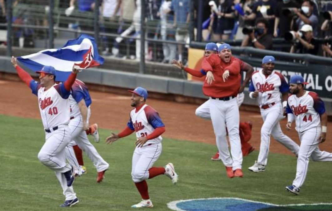 rey_benitez_'s tweet photo. No apoyar a Cuba en el Clásico Mundial de Beisbol por motivos políticos, es la actitud más estúpida y comepinga que he visto en algunos cubanos. Y pues ahí lo tienen, estamos en segunda ronda y pasamos líderes de grupo. 💪🇨🇺 https://t.co/bHz2WNMg76