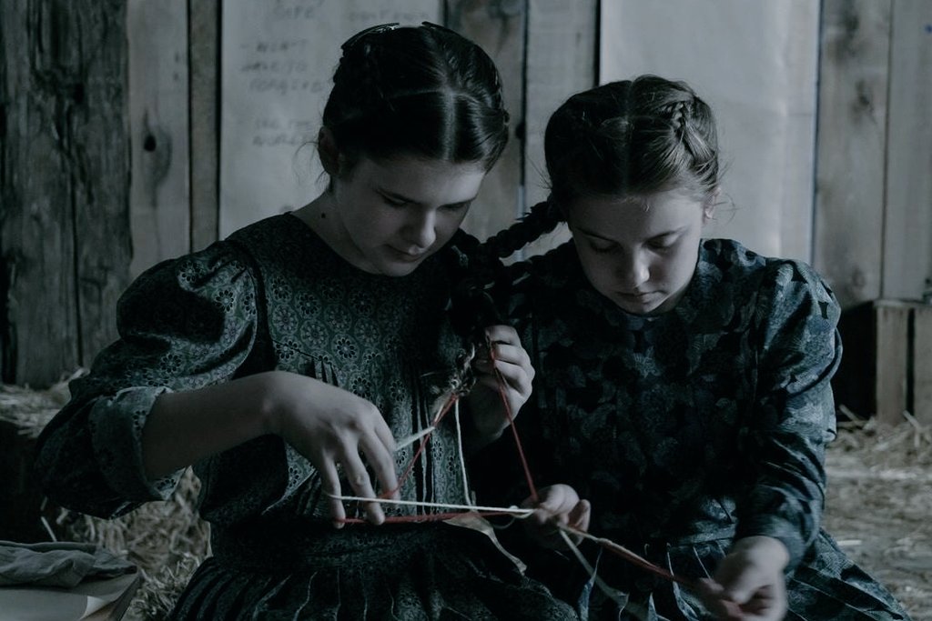 #WomenTalking est mon favori instantané pour les #Oscars95 
Ces femmes qui ne se sentent plus appartenir au réel, Sarah Polley nous les rend plus que réelles : proches, quotidiennes, voisines, amies, humaines. 
On peut les écouter parler des heures. 
On peut en parler des heures.