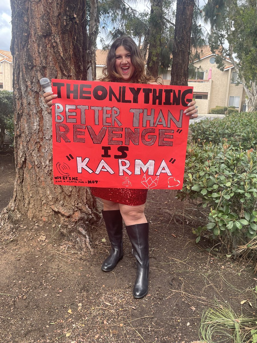longlivetswizz's tweet photo. All I’m missing is a chair to throw! Opening outfit reveal! SN was my first tour &amp; I remember BTR so vividly! The growth from BTR to Karma is why she’s always been my biggest inspiration! See you in Glendale! #CountdownToTSTheErasTour #GlendaleTSTheErasTour @taylornation13 https://t.co/tKOyv7iQjv