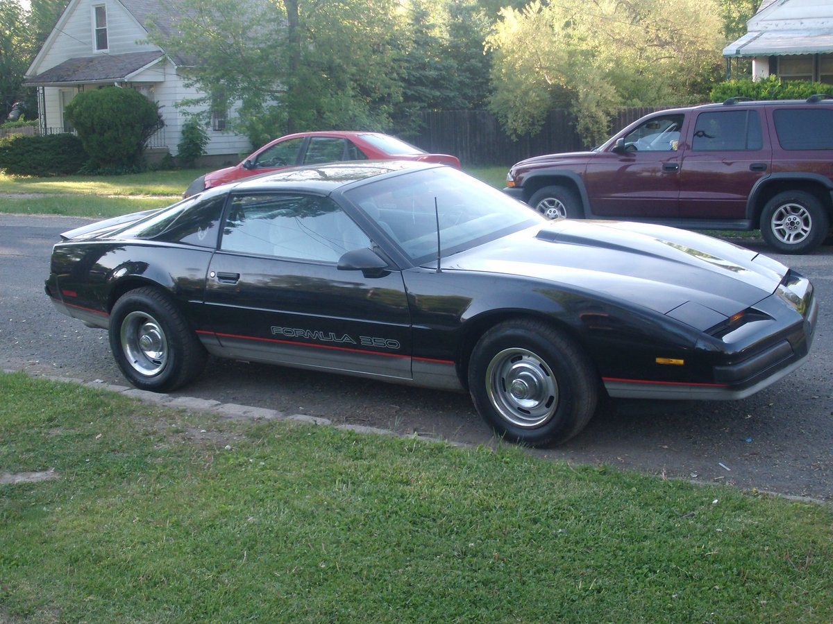 grittywuzhere's tweet photo. I might have to cop another one soon. 19 year old Gritty was way different. Donuts and burnouts galore. #Brightmo https://t.co/S6VZIUIWNY
