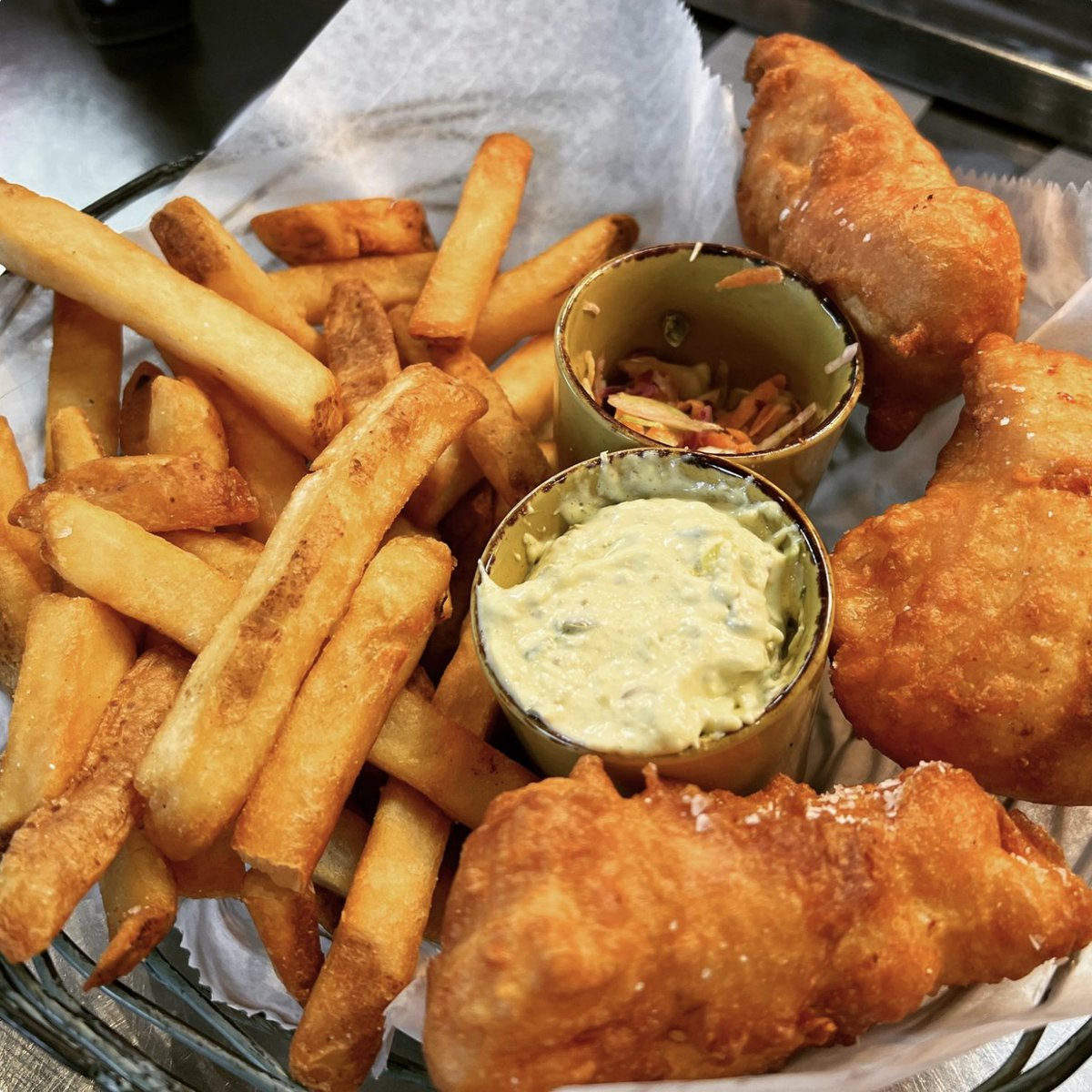 Showroom21701's tweet photo. π½οΈππFish and Chips: Showroom Gold beer battered cod, old bay fries, cole slaw, gribiche. π
#ShowroomMD #FrederickEats #FrederickFoodie #Frederickmd #downtownfrederick #FrederickRestaurants #FrederickCafe #FrederickDining
#DowntownFrederick #VisitFrederick #MarylandFoodie https://t.co/oO4uRnQxMu