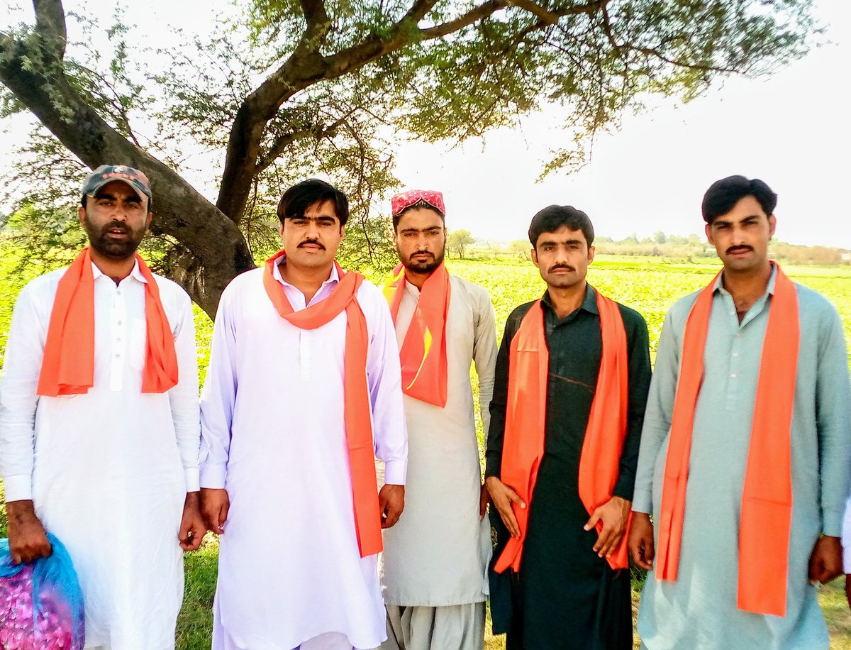 منھنجي سفر جو ھڪ ڪلاڪ بہ توکي سمجھہ ۾ نہ ايندو، مونکي مڪمل سمجهڻ لاءِ توکي پنھنجي دل مان غلامي وارو گند سڀ ڪڍڻو پوندو
 #آريسر