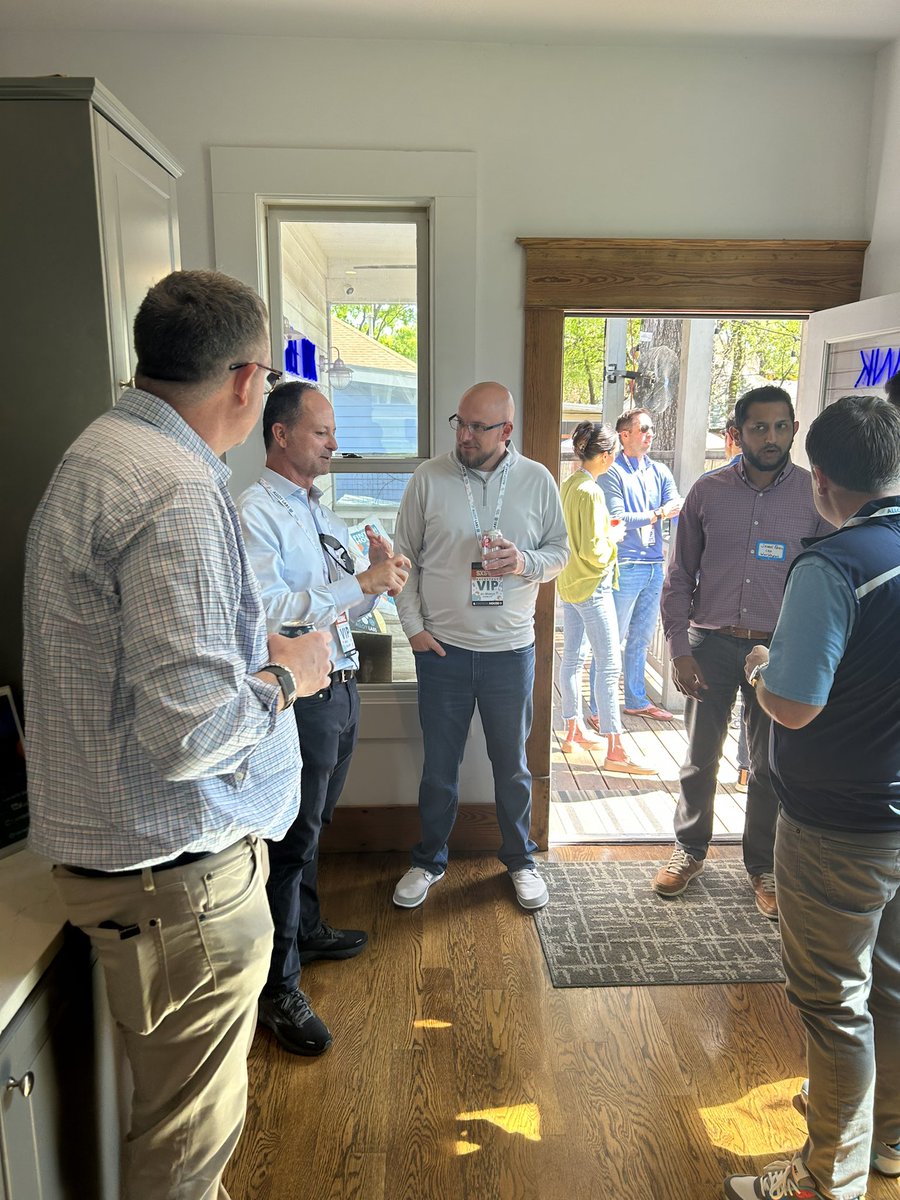 sarahtleach's tweet photo. Stop 2️⃣ of Day 2️⃣ at #sxsw2023: #FintechHouse for a @TechonReg & @Breakingbanks1 live recording with @mikebechtel of @Deloitte, @SunriseBanks & meeting more awesome #FinServ connections.
#Fintech4Good #Fintech #SXSW #Banking #SXSWFintech https://t.co/TQBFMGc2P0