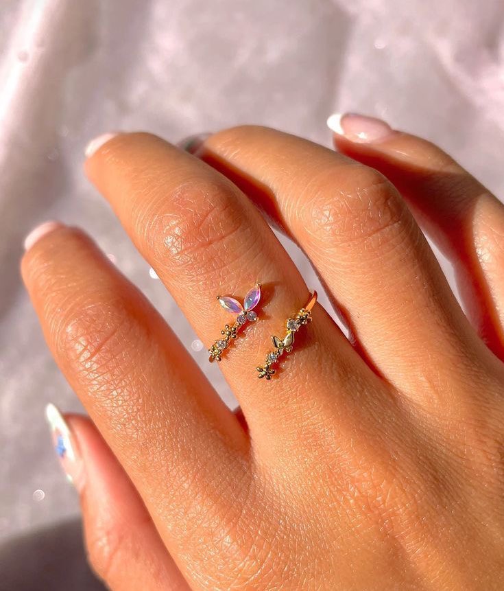 SelectOutfit's tweet image. mini butterfly ring