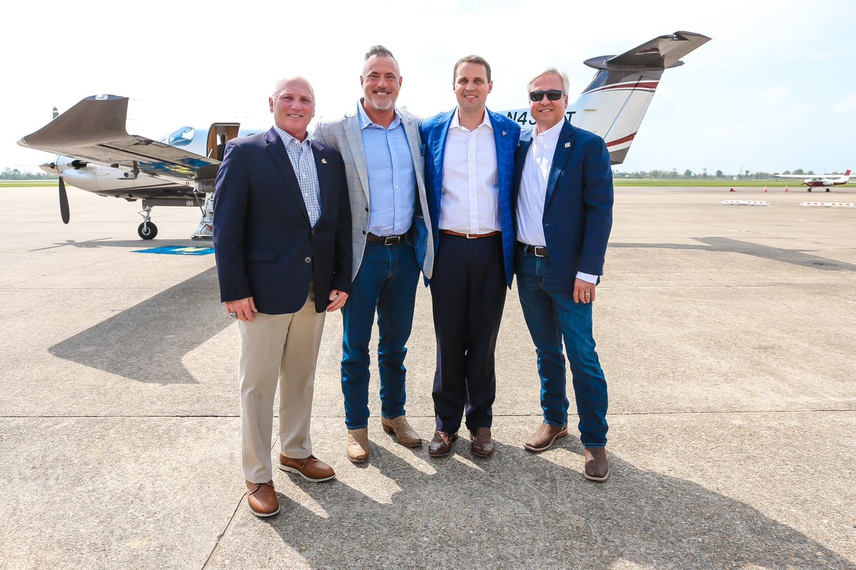 Coach Wade has landed in Lake Charles!

#GeauxPokes