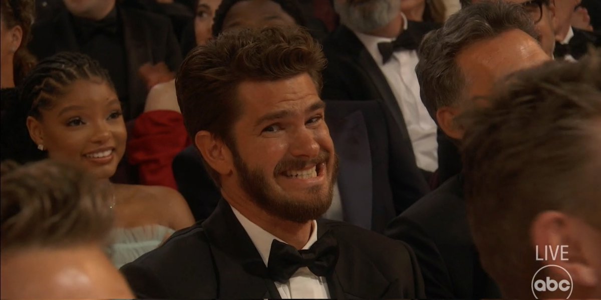 CristianPhoyu's tweet photo. Andrew Garfield nos ha regalado un meme hermoso en los #Oscars https://t.co/IY6zY6ZUIT