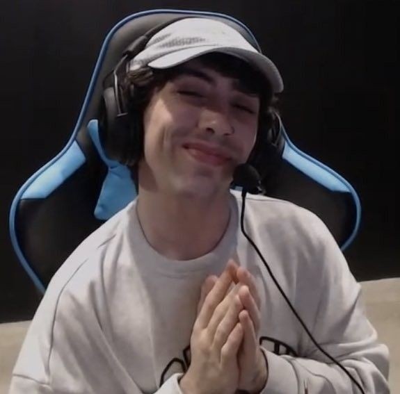 CXRRERAA__'s tweet photo. Relajándome 😇 https://t.co/EmgGHHN27h