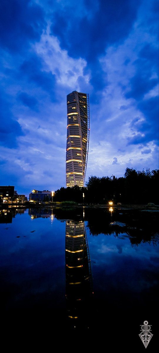 Vortex_Rb's tweet image. #architecturephotography #building_shotz #capturestreets #everydayeverywhere #fromstreetswithlove #ig_street #in_public_sp #lensculturestreets #street_photo_club #street_vision #streetart #streetgrammer #streetleaks #streetlife #streetphotographer #streetshooter #streetshot