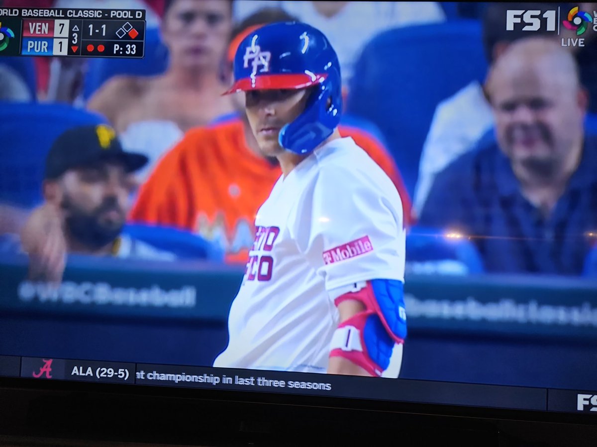 This is cool seeing #puertorico playing in the @worldbaseballclassic and <a href="/tmobile/">T-Mobile</a> on the sleeve!!! 🇵🇷🇵🇷🇵🇷
