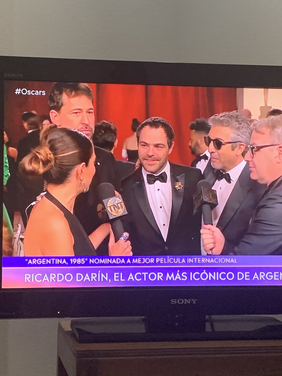 ContandoLunare1's tweet photo. Prendo la tele y está ahí (feliz) https://t.co/dGzwzpZk9K