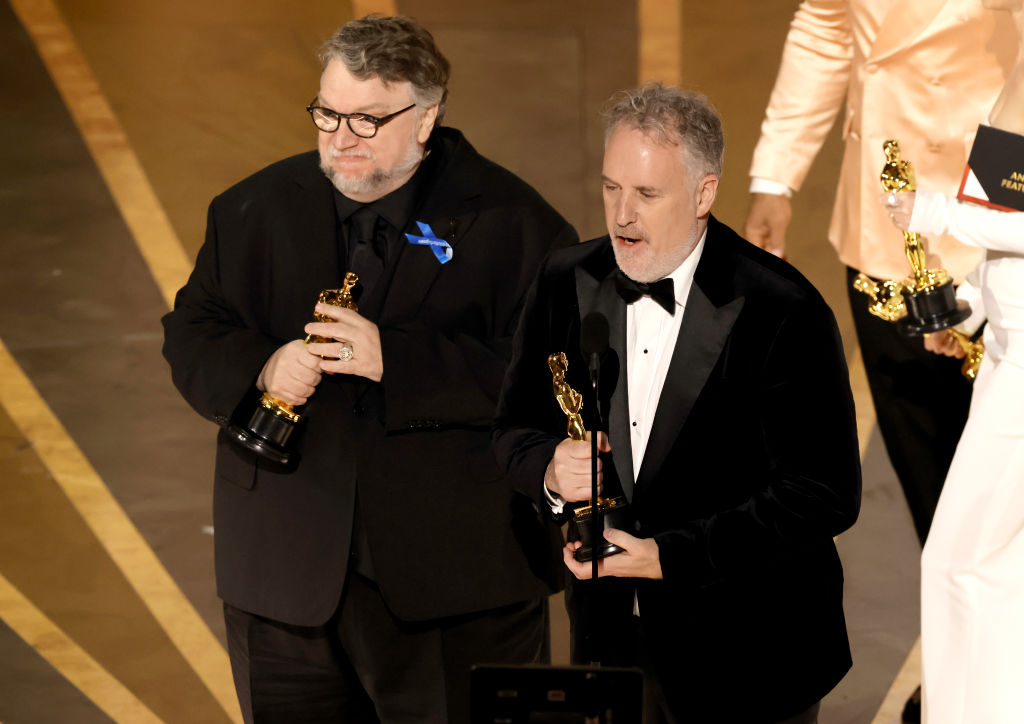 CNNEE's tweet photo. "Pinocchio" de Guillermo del Toro gana el Oscar a Mejor película animada

https://t.co/d13ow7w0Vg https://t.co/UfC0rk2mz9