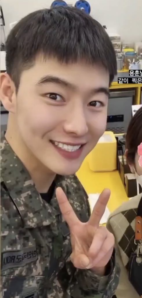 진용훈일병 뉴사진💗💗💗💗💗