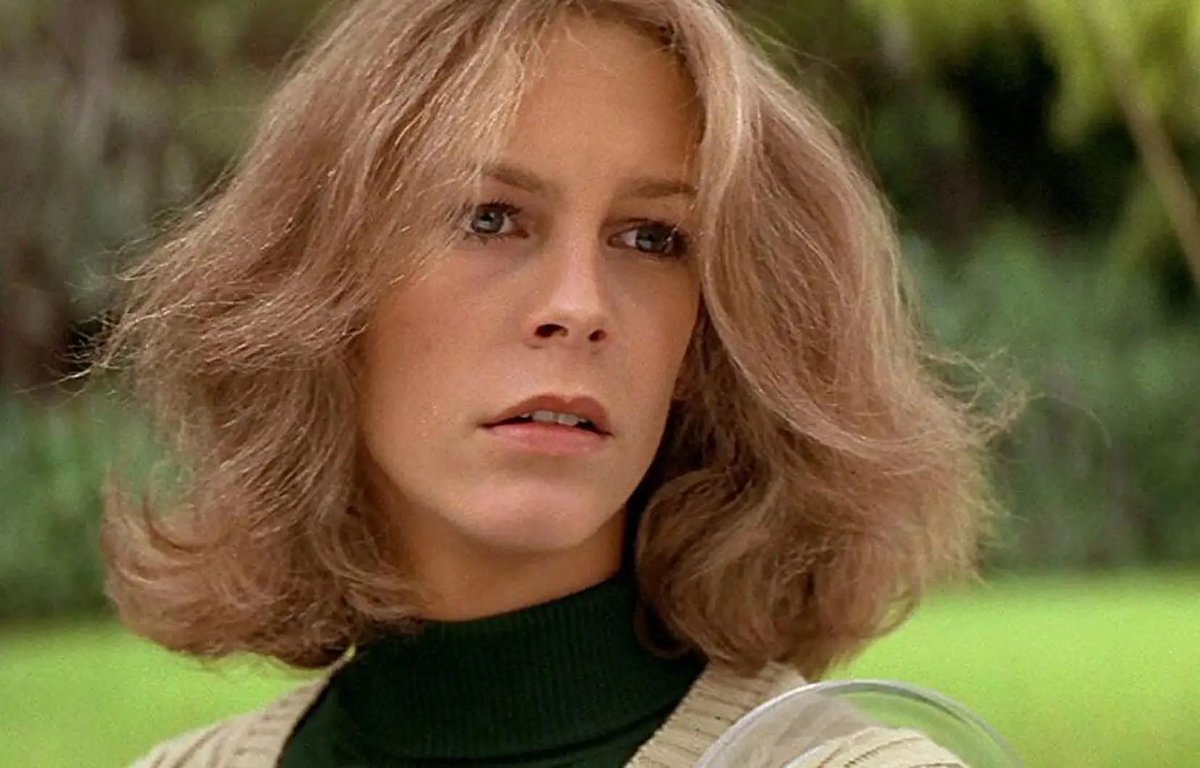 slutsforfall's tweet photo. Congrats to Queen Jamie Lee Curtis on her first #Oscar!! We’re so happy for her. 🎃🔪💕 #Oscar2023 https://t.co/Z6hRZzC2Iy