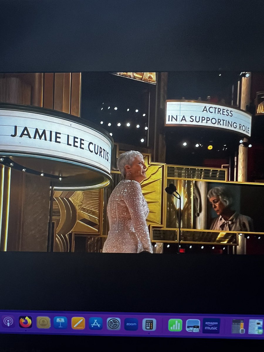 Her ‘Shut Up!’ she said as they surprised her by calling her name! 😭😭🤗I just won an Oscar! ‘ #JamieLeeCurtis #Oscars #AcademyAwards