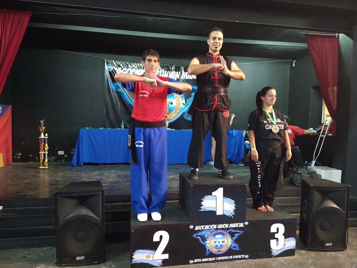 KungfuFacu's tweet photo. 🥇SIFU FACUNDO COLMAN CAMPEÓN 🥇
Categorías de formas chinas.☯️🇨🇳
🏆Torneo "Asociación uníon marcial latinoamericana"
🇦🇷 12-3-2023
#kungfuclub #kungfuinfantil #kungfutradicional #kungfulife #kungfutraining #kungfu #kungfuargentina #ChoyLeeFut #choyleefuttradicional #choylifatkung https://t.co/JdWcHsi2kJ