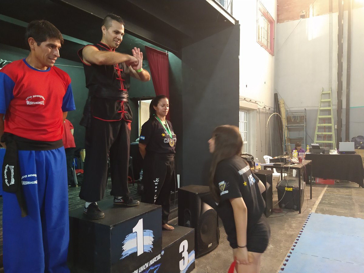 KungfuFacu's tweet photo. 🥇SIFU FACUNDO COLMAN CAMPEÓN 🥇
Categorías de formas chinas.☯️🇨🇳
🏆Torneo "Asociación uníon marcial latinoamericana"
🇦🇷 12-3-2023
#kungfuclub #kungfuinfantil #kungfutradicional #kungfulife #kungfutraining #kungfu #kungfuargentina #ChoyLeeFut #choyleefuttradicional #choylifatkung https://t.co/JdWcHsi2kJ