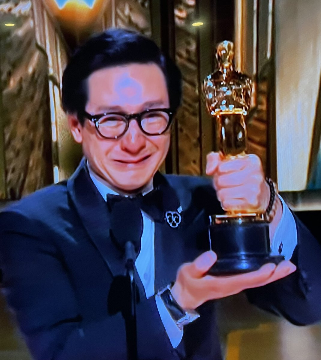 CalltoActivism's tweet photo. “My journey started on a boat as a refugee…THIS is the American dream.”

Congratulations to Ke Huy Quan for winning Best Actor in a Supporting Role! 💙 https://t.co/YnD9bl7f3c