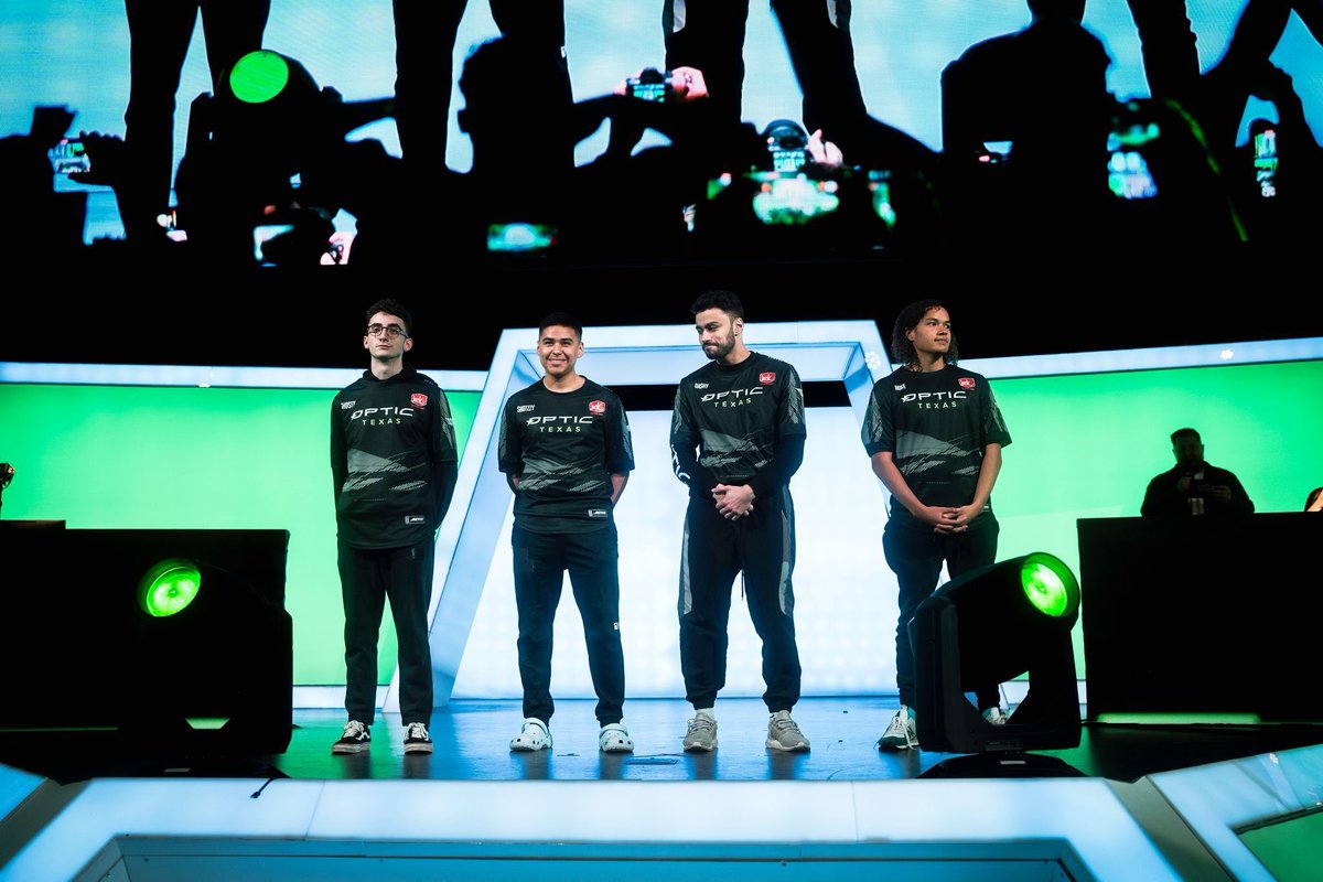 OpTic's tweet photo. Tippable run from the boys. From LR1 to Grand Finals 

Shoutout to everyone who showed their support this weekend at the Major, we move onto the next. #GREENWALL https://t.co/JQOmjZVHy8