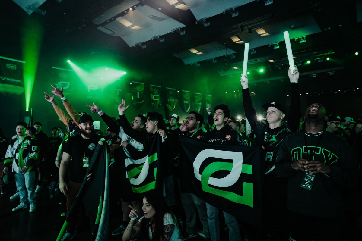 OpTic's tweet photo. Tippable run from the boys. From LR1 to Grand Finals 

Shoutout to everyone who showed their support this weekend at the Major, we move onto the next. #GREENWALL https://t.co/JQOmjZVHy8