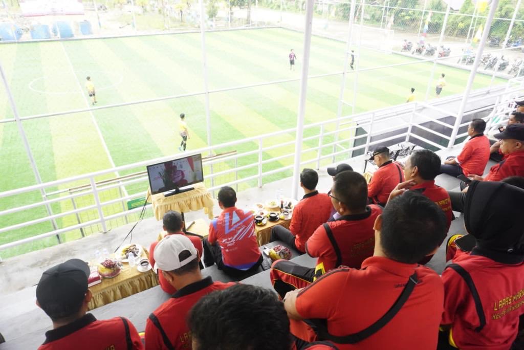 lpnkarangintan's tweet photo. Semarak HBP 59, Lapas Narkotika Karang Intan Gelar Eksibisi Turnamen Mini Soccer Bersama Stake Holder
 
@kumham_kalsel @lpnkarangintan
#KumhamKalsel #FaisolAli #LPNKarangIntan @lpnkarangintan #WahyuSusetyo
Kanwil Kemenkumham Kalsel | Faisol Ali https://t.co/ftA9MN6M8b