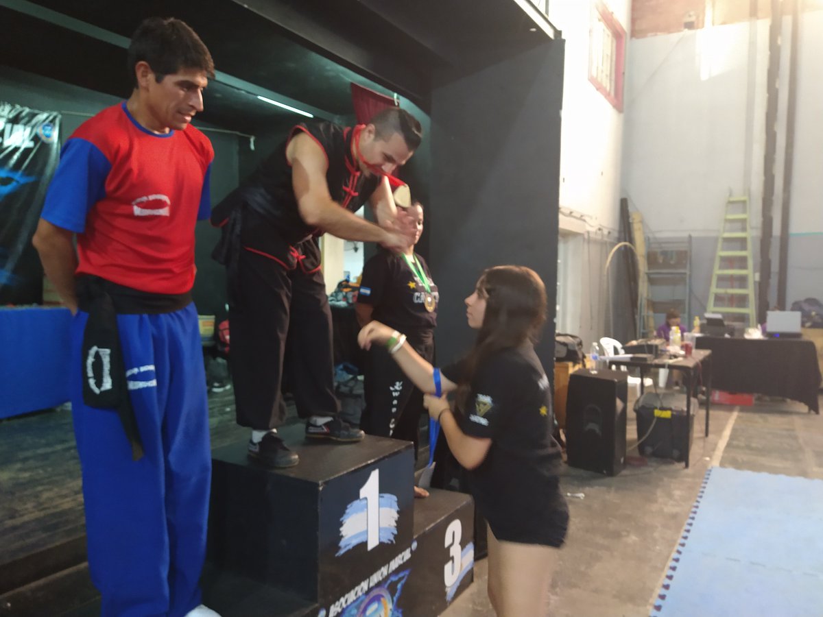 KungfuFacu's tweet photo. 🥇SIFU FACUNDO COLMAN CAMPEÓN
Categorías de formas.☯️🇨🇳
🏆Torneo "Asociación uníon marcial latinoamericana"🇦🇷 12-3-2023
#kungfuclub #kungfuinfantil #kungfutradicional #kungfulife #kungfutraining #kungfu #kungfuargentina #ChoyLeeFut #choyleefuttradicional #choylifatkungfu #choyle https://t.co/N3najrahAs