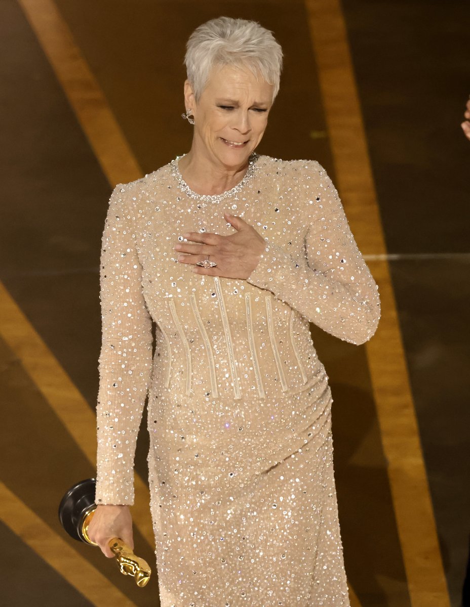 etnow's tweet photo. Jamie Lee Curtis accepts the Best Supporting Actress award for "Everything Everywhere All at Once." #Oscars95 https://t.co/pP8YlxaP4l