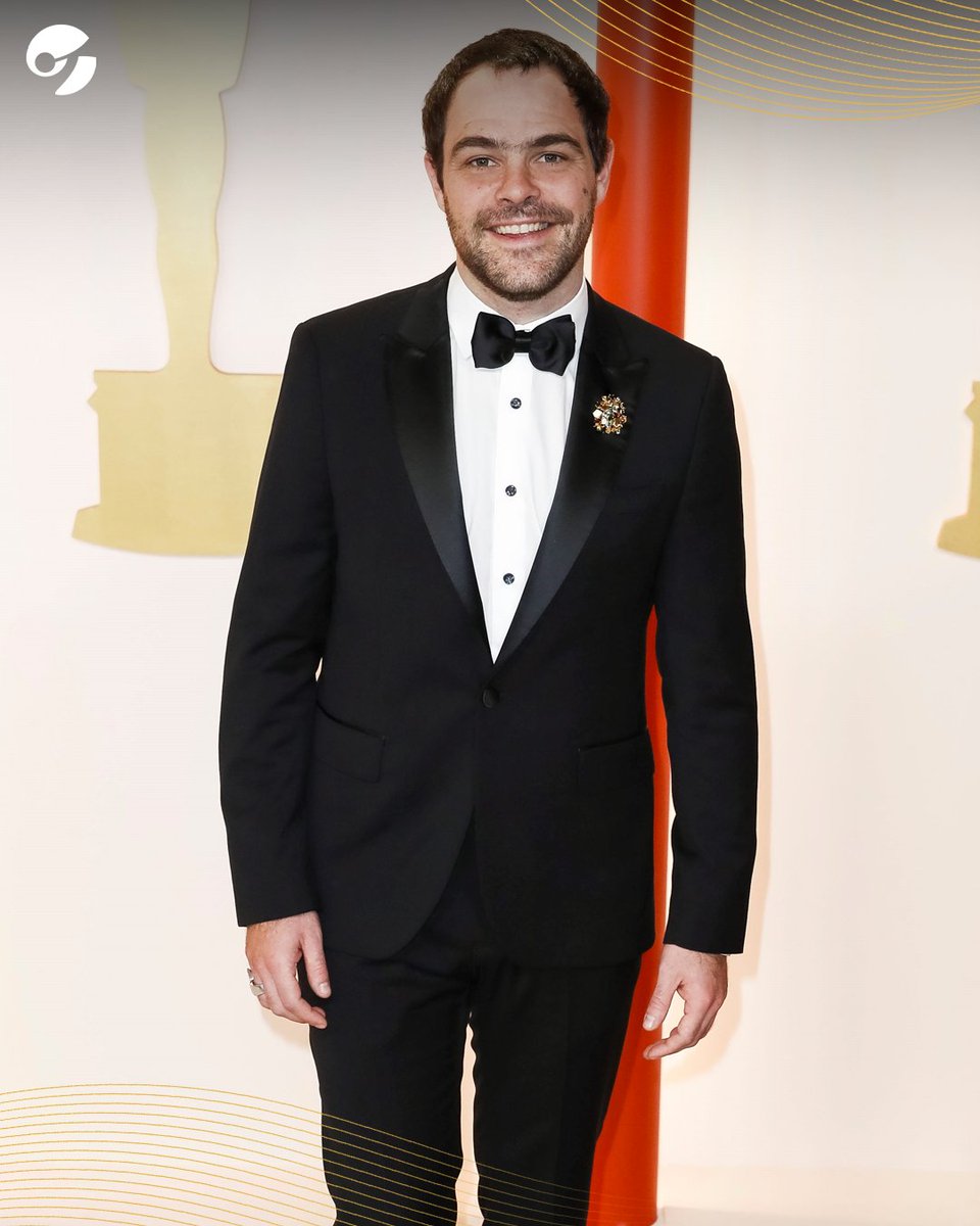 Ada_Limache's tweet photo. Amo a Peter Lanzani ❤️‍🔥 un día va a ver a Lali con sus medias de Bob Esponja y al otro de traje a los Oscars. 
Así de versátil ❤️‍🔥

#PeterLanzani #Oscar #Argentina1985 #Oscar2023 https://t.co/3C6TT9yvf1