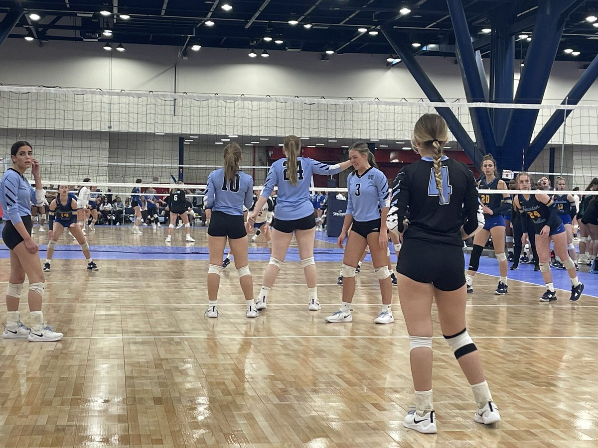 ryliekuyper's tweet photo. Did some winnin’ this weekend❕#️⃣1️⃣0️⃣🏐🤘🏻
#CrossCourtHouston #multisport #2025goalkeeper #WDNation https://t.co/aCEmoVHfWU