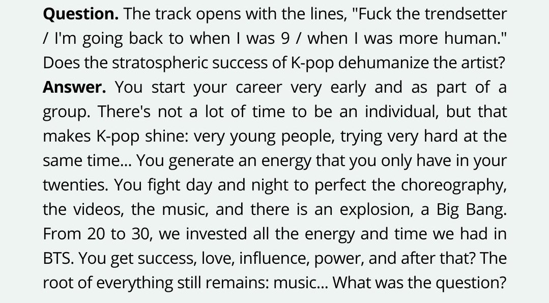 7btsupdates's tweet photo. RM interview with EI PAÍS

Q. Lagu dibuka dengan kalimat, "Persetan dengan trendsetter / Saya akan kembali ke saat saya berusia 9 tahun ketika saya lebih manusiawi."  Apakah kesuksesan stratosfer K-pop merendahkan artisnya?
🐨: kamu memulai karirmu sangat awal

+ https://t.co/uuNafYz5qJ