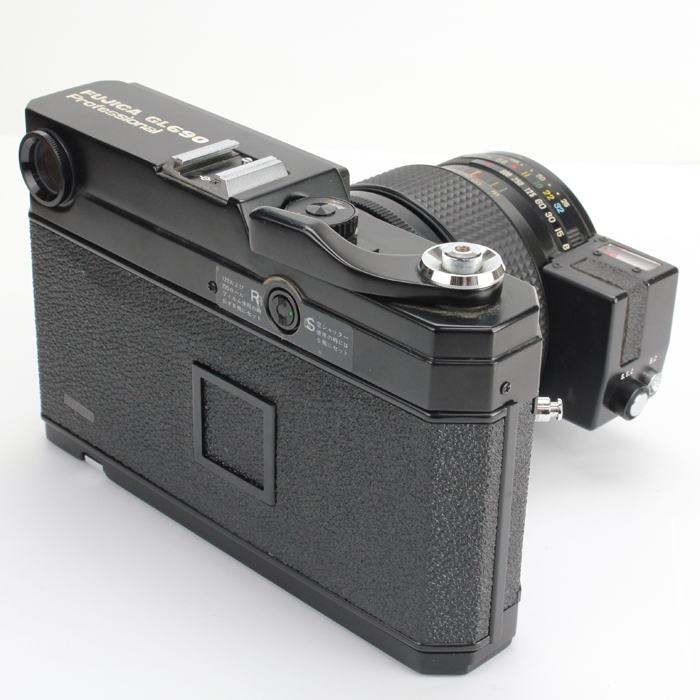champcamera's tweet photo. \中古入荷ピックアップ/
#フジカ #GL690 Professional EBCフジノンAE100mmF3.5付入荷。
レンズ交換式の6×9フォーマットの #中判カメラ です。
税込30,000円 by #たまプラーザ 店(通販と問い合わせ→0459026971)
#GL390Professional #FUJICAGL690 #FUJICA https://t.co/7piVrpy84B