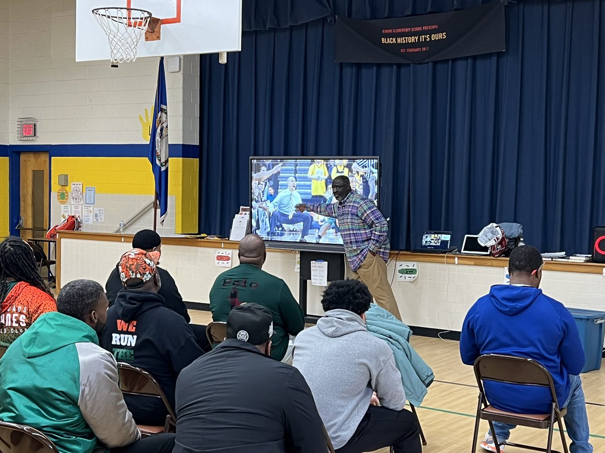 MLHarrisIII's tweet photo. In order to be all that your students need you to be in their lives, these are some of the needed traits:
ENERGY (Shaka Smart)
MENTORSHIP (John Thompson)
DIRECTION (Ben Moore)
COMPASSION (Juwan Howard)
#ExceedingAverage https://t.co/PfR1zcoPmU