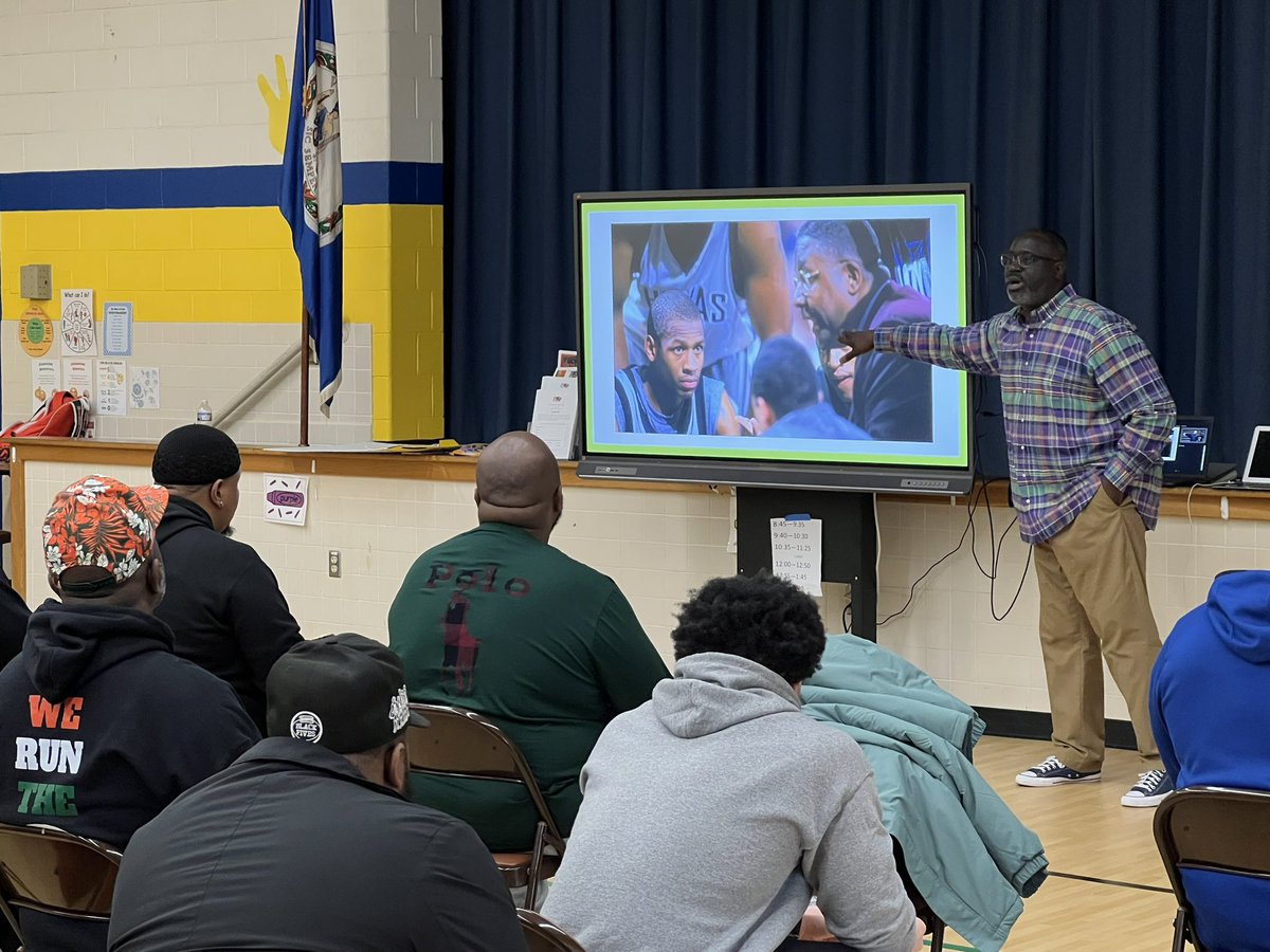 MLHarrisIII's tweet photo. In order to be all that your students need you to be in their lives, these are some of the needed traits:
ENERGY (Shaka Smart)
MENTORSHIP (John Thompson)
DIRECTION (Ben Moore)
COMPASSION (Juwan Howard)
#ExceedingAverage https://t.co/PfR1zcoPmU