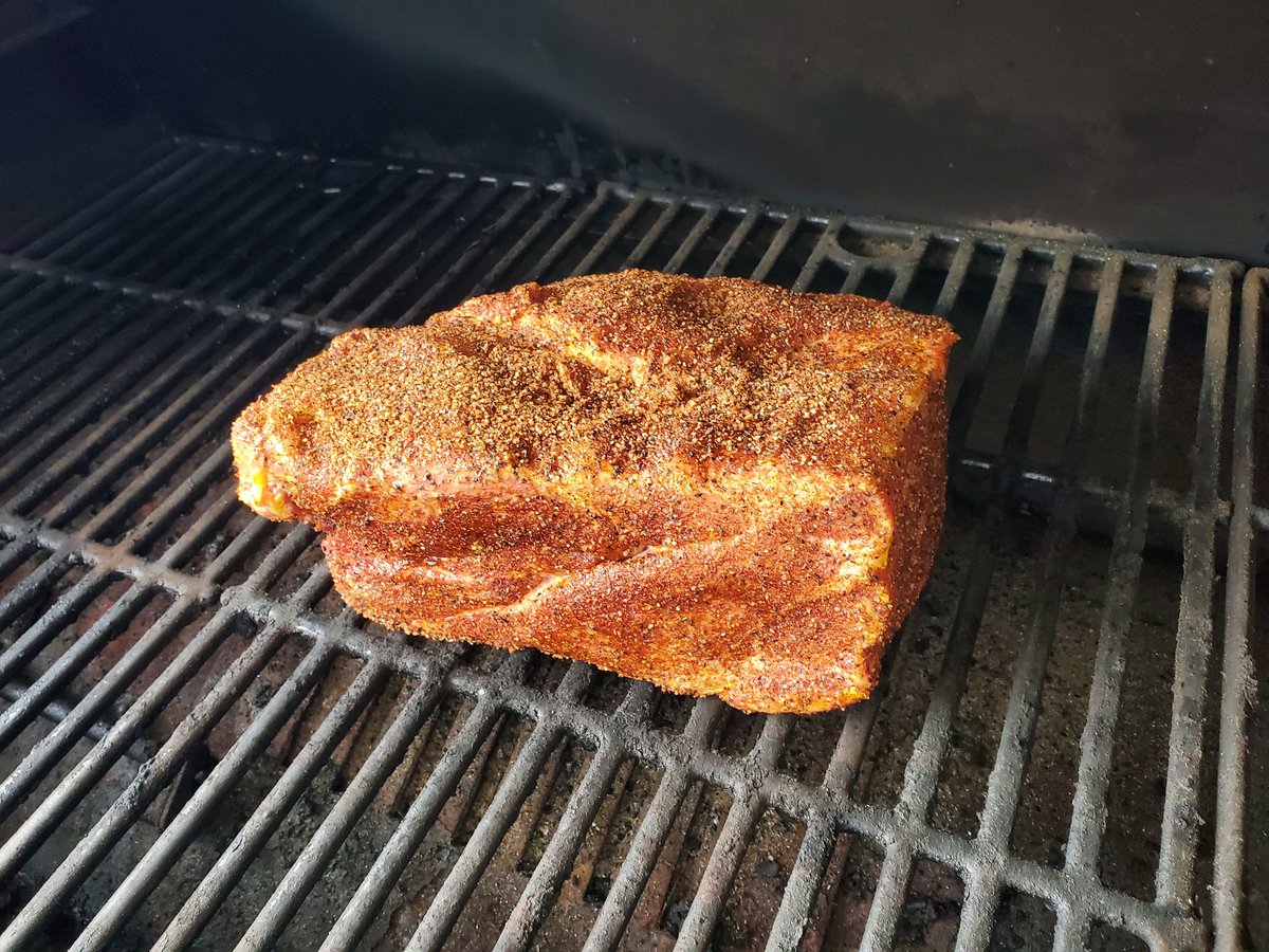 Smoothie1978's tweet photo. Put this 6 pounder on the #pitboss this morning. Low and slow. Fiesta corn, sour cream, stubbs sweet heat, fresh pico and salsa, black beans, and fries @ThatDudeBBQ #MikesSecretStuff #Loaded https://t.co/NbwIWNlK0j