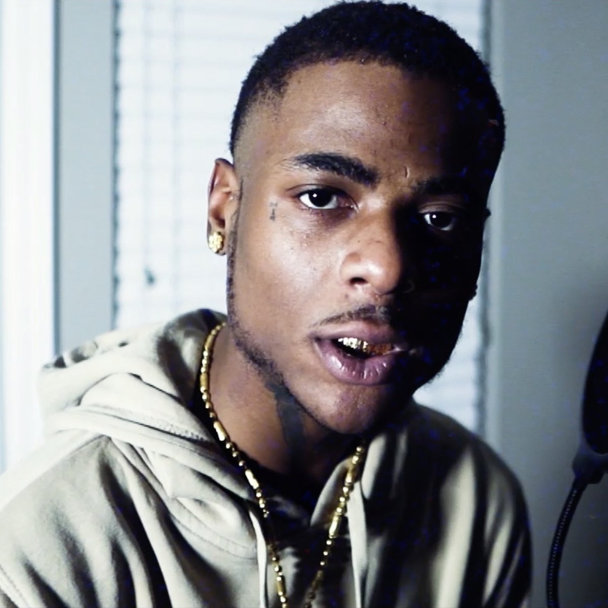 ThizzlerPromo's tweet photo. Verde Babii – Thug Song (Exclusive Music Video): The post Verde Babii – Thug Song (Exclusive Music Video) appeared first on Thizzler On The Roof. https://t.co/BI9EQJDewP https://t.co/duDpJ8y7jt
