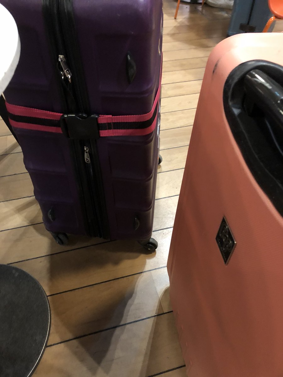 SusanneEriksso6's tweet photo. Nu är vi på väg!Väntar på Arlanda… Florida väntar 🌴☀️😄 https://t.co/DbnzJLfu0E