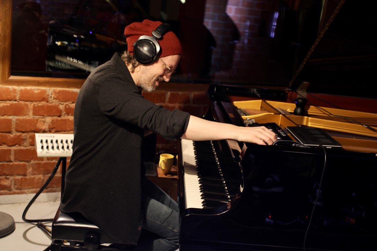 buraksulunbaz's tweet photo. Timuçin Şahin’s Flow State upcoming album recording session Hayyam Stüdyoları @TimucinSahinmus @Kalan_Muzik @reggbass @seanrickman @darkbluenotes @SeslerDenizi https://t.co/ivP2m2PV8I