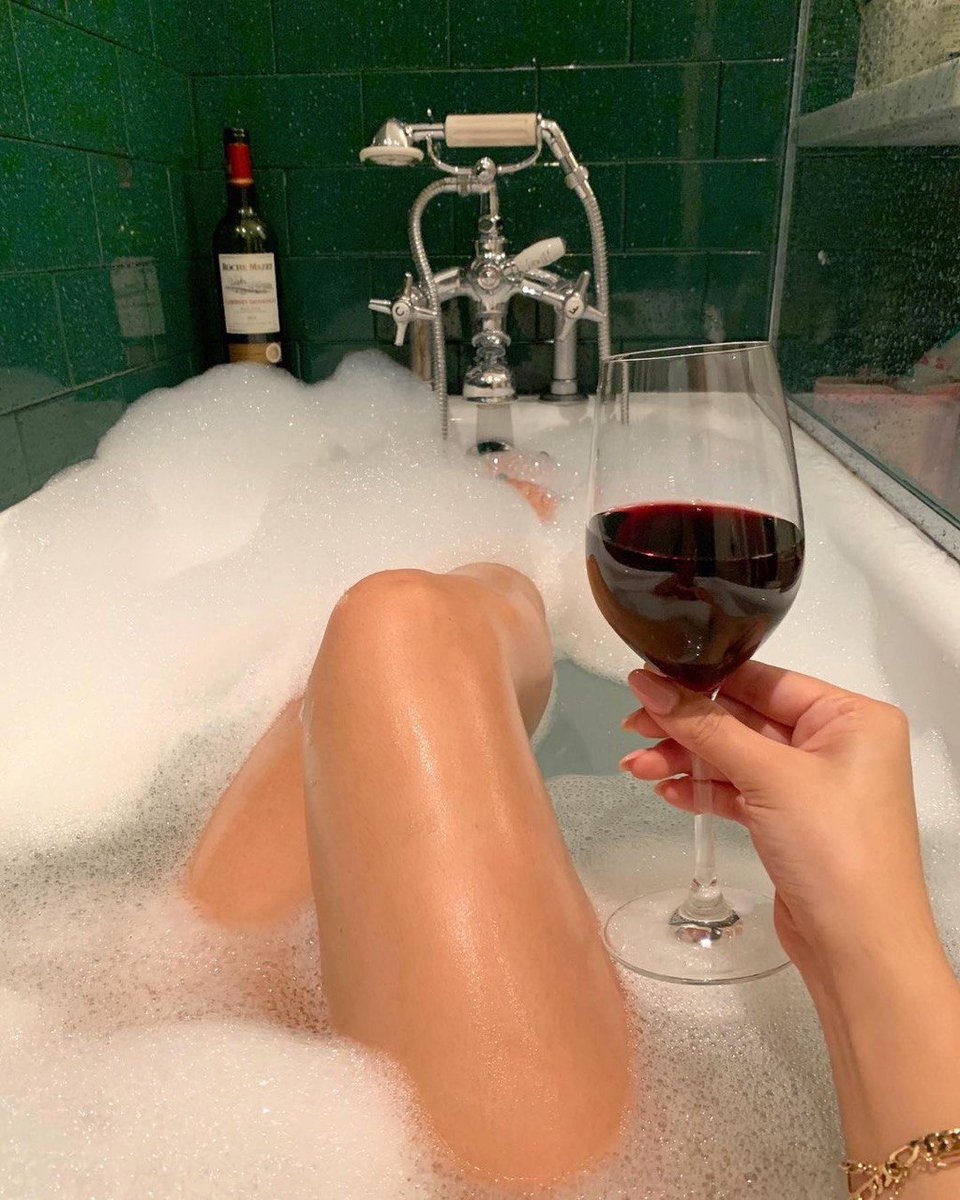 𝑟𝑒𝑙𝑎𝑥𝑖𝑛𝑔 𝑤𝑒𝑒𝑘𝑒𝑛𝑑 𝑎𝑓𝑡𝑒𝑟 𝑡𝑖𝑟𝑒𝑑 𝑑𝑎𝑦𝑠.