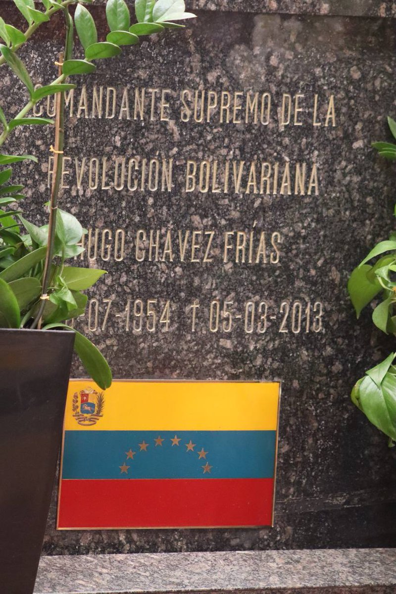 FreddyBernal's tweet image. Hoy el @PSUVTachira rindió  honores al Líder Supremo de la Revolución Bolivariana, a nuestro Comandante Hugo Chávez en el Cuartel de la Montaña. &quot;Juramos ante tu féretro defender la patria y al pueblo que lleva en sus corazones tu fuerza y espíritu valiente&quot;.