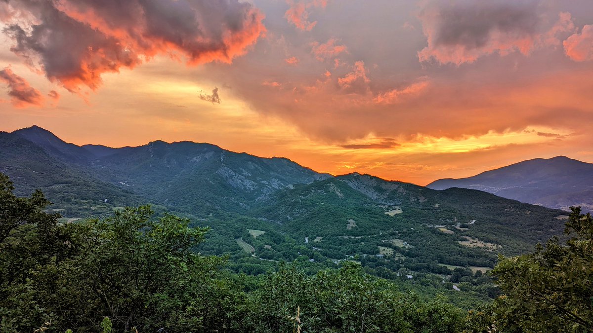 #sunset #orangesky #clouds #mountains #nature #greece #photography #amateurphotography