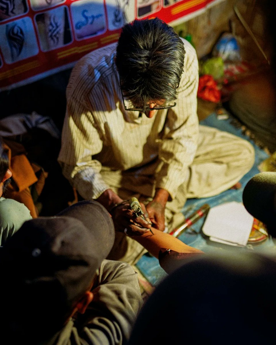 KhJunaid's tweet photo. - Tattoo corner at Mela Chiraghan
.
.
.
.
#streetphotography #etribune #DawnNews #destinationspk #destinations #punjab #madhulalhussain #shahhussain #festivaloflights #mela https://t.co/DPFRxo1aJy