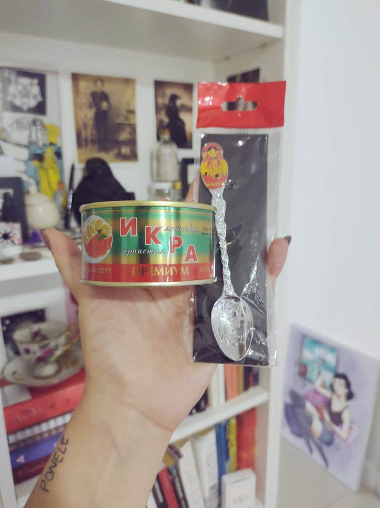 Gm!🌝 And it's a very good one cause today I met the wonderful and inspiring <a href="/LIX_original/">💛LIX</a> and I couldn't be happier to have come into this space and befriend so many amazing humans! She also brought me goodies from Russia!! Ahhh so much love💖✨👁️ #NFTFriends $FTM