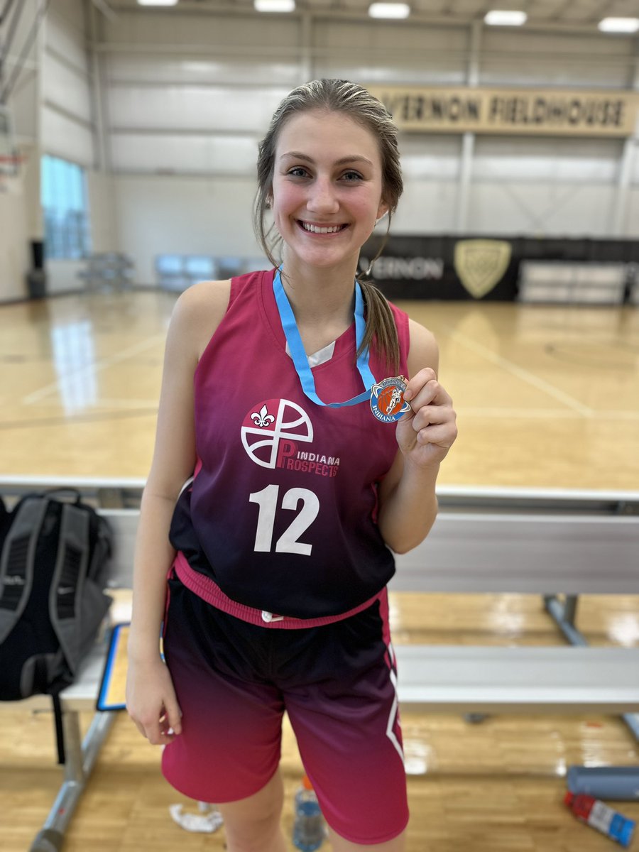 First tourney weekend is a wrap, <a href="/Prospects2026In/">InProspects2026</a> <a href="/MyleeMarie13/">Mylee</a> bringing home some hardware 💗