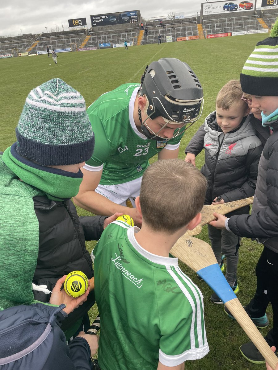 LimerickCLG's tweet photo. Meeting Heroes this is what GAA is all about. Limerick Players in Mullingar today after the Match. https://t.co/r0d4Vz4slL